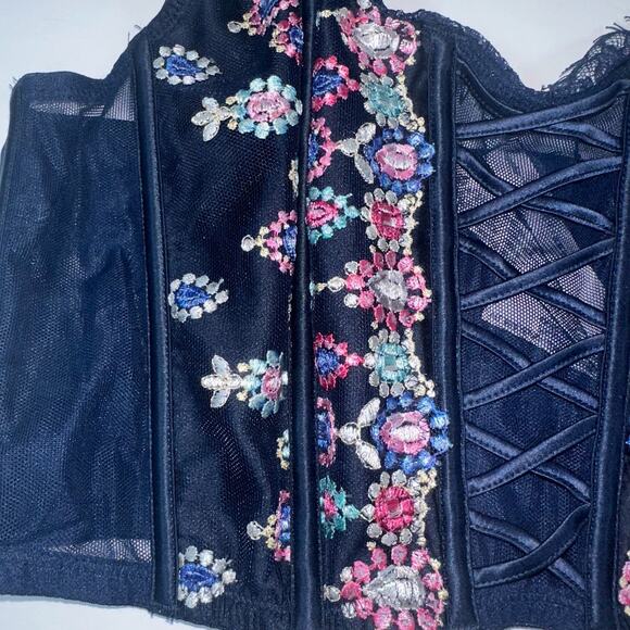 Victoria's Secret Dream Angels Corset Boned Bra Bejeweled Embroidered Large NWT! - Picture 6 of 9